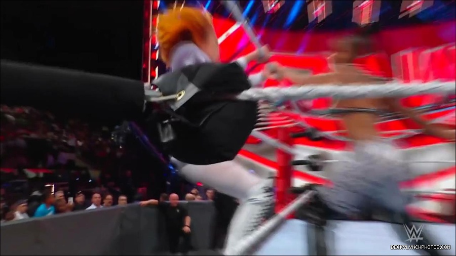 WWE_Monday_Night_RAW_2022_07_25_720p_HDTV_x264-Star_mkv_004466250.jpg