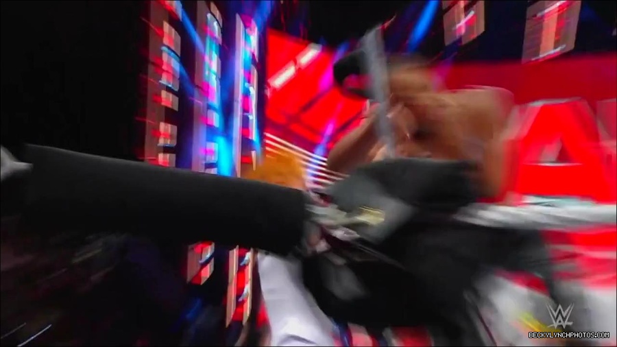 WWE_Monday_Night_RAW_2022_07_25_720p_HDTV_x264-Star_mkv_004466650.jpg