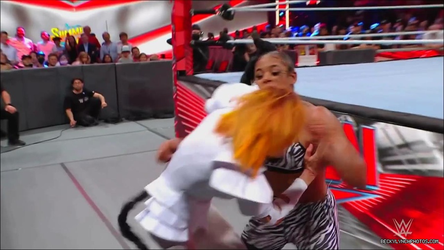 WWE_Monday_Night_RAW_2022_07_25_720p_HDTV_x264-Star_mkv_004476650.jpg