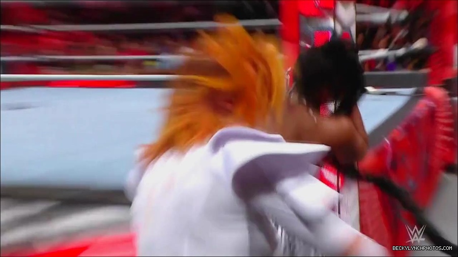 WWE_Monday_Night_RAW_2022_07_25_720p_HDTV_x264-Star_mkv_004477850.jpg