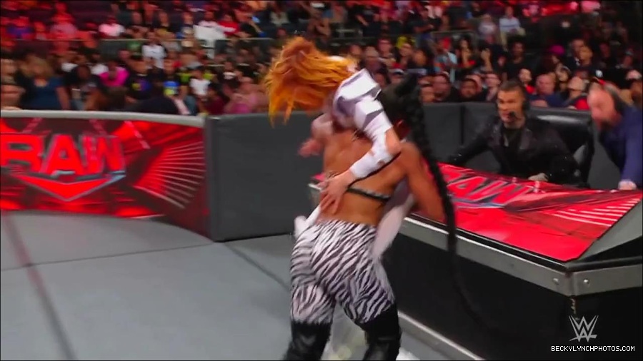 WWE_Monday_Night_RAW_2022_07_25_720p_HDTV_x264-Star_mkv_004482250.jpg