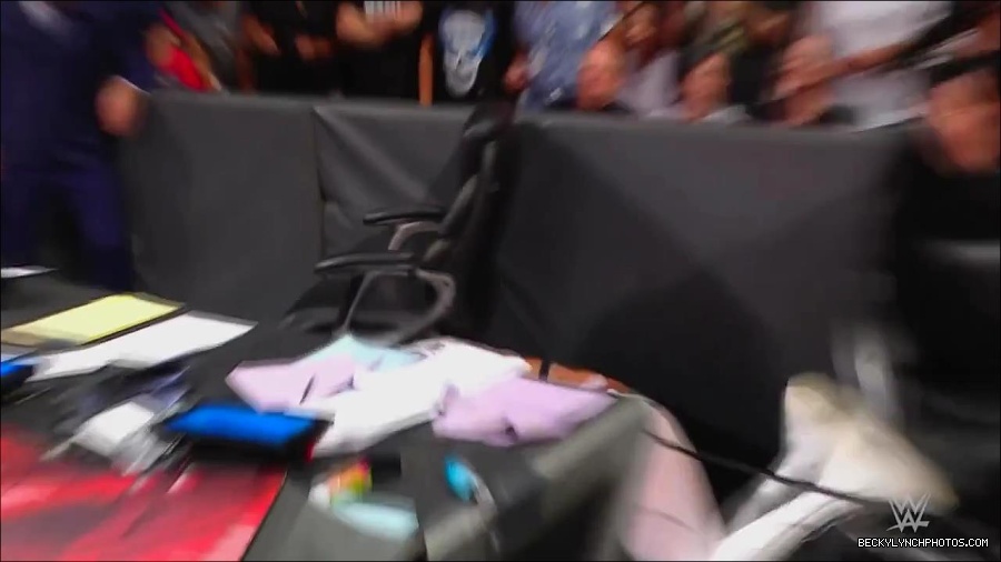 WWE_Monday_Night_RAW_2022_07_25_720p_HDTV_x264-Star_mkv_004486650.jpg