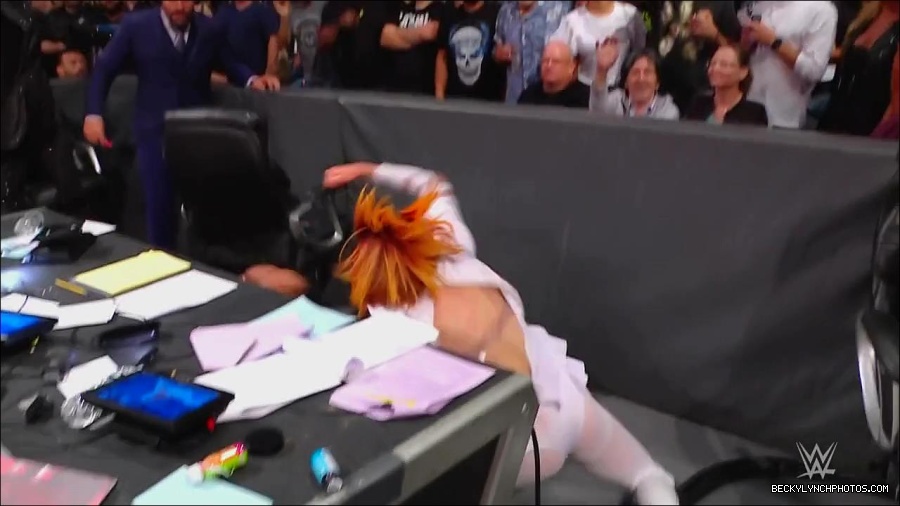 WWE_Monday_Night_RAW_2022_07_25_720p_HDTV_x264-Star_mkv_004490250.jpg