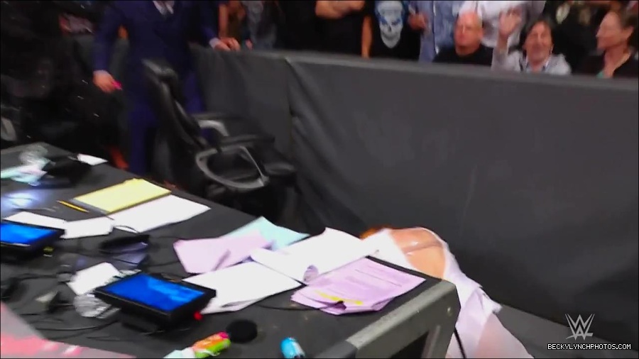 WWE_Monday_Night_RAW_2022_07_25_720p_HDTV_x264-Star_mkv_004490650.jpg