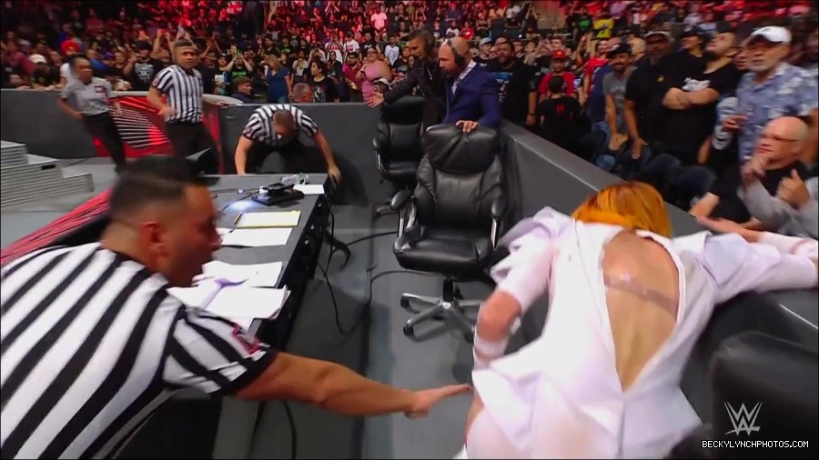 WWE_Monday_Night_RAW_2022_07_25_720p_HDTV_x264-Star_mkv_004495450.jpg