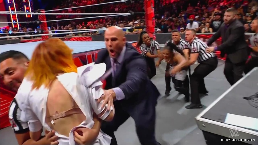 WWE_Monday_Night_RAW_2022_07_25_720p_HDTV_x264-Star_mkv_004501050.jpg