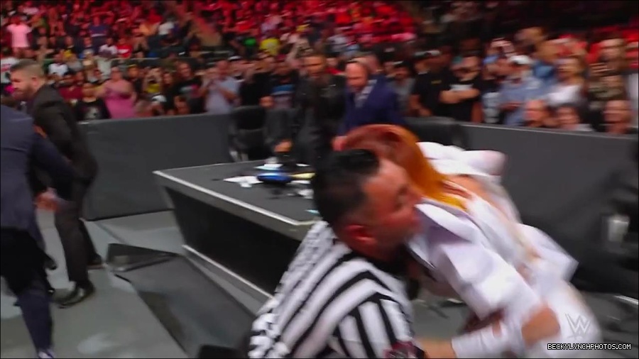 WWE_Monday_Night_RAW_2022_07_25_720p_HDTV_x264-Star_mkv_004504250.jpg