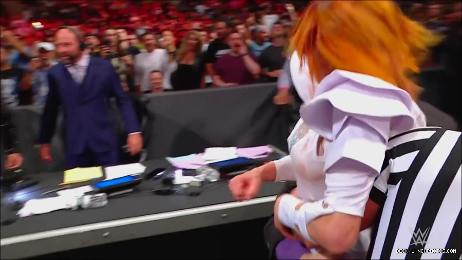WWE_Monday_Night_RAW_2022_07_25_720p_HDTV_x264-Star_mkv_004513850.jpg