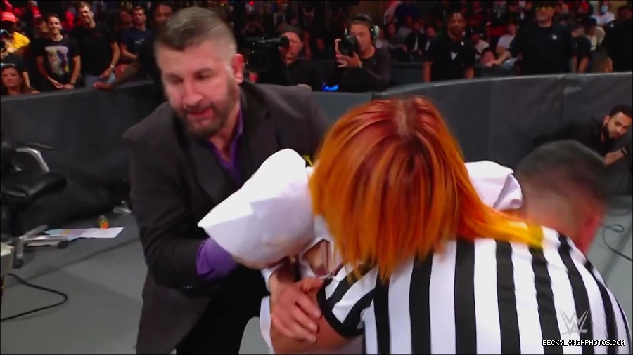 WWE_Monday_Night_RAW_2022_07_25_720p_HDTV_x264-Star_mkv_004518650.jpg