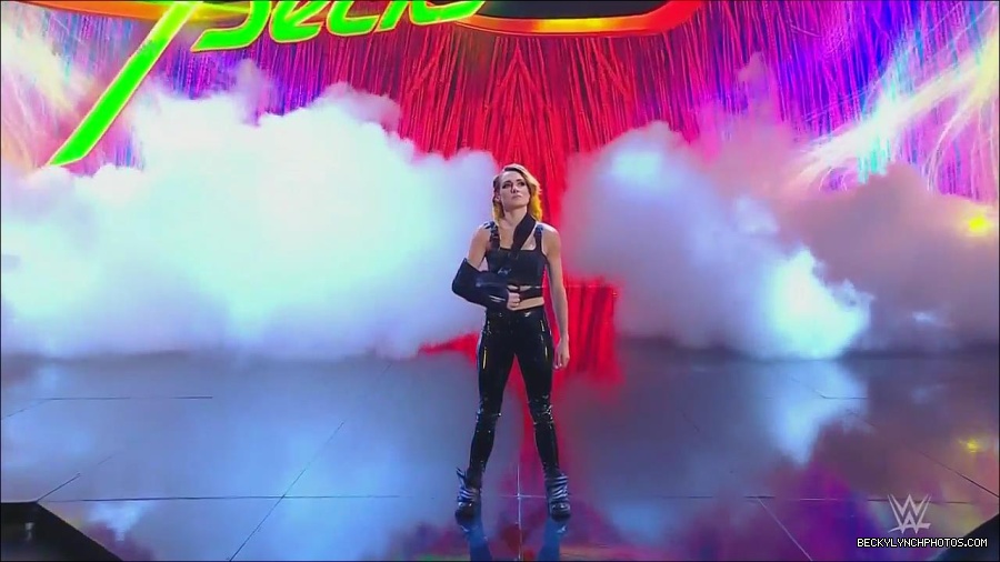 WWE_Monday_Night_Raw_2022_08_01_720p_HDTV_x264-NWCHD_mp4_000073373.jpg