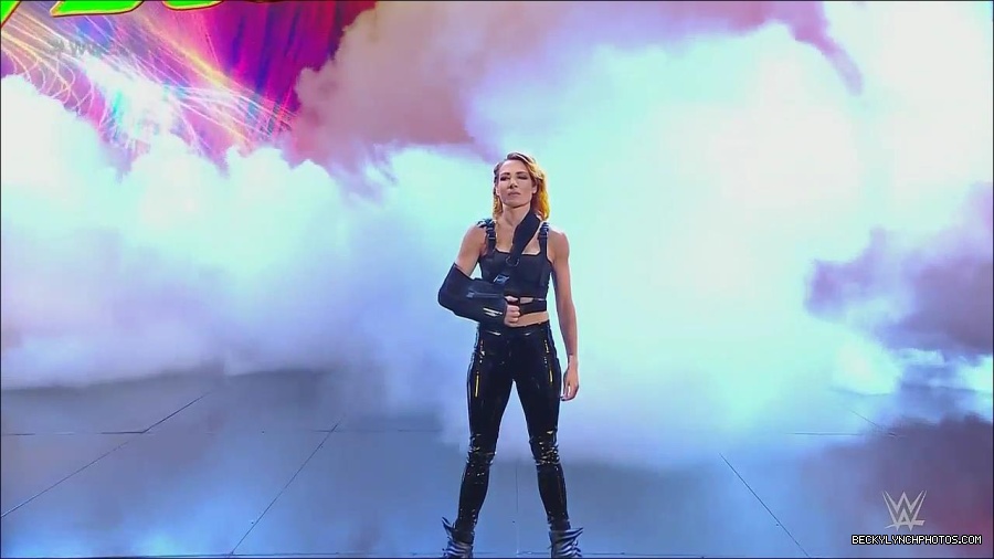 WWE_Monday_Night_Raw_2022_08_01_720p_HDTV_x264-NWCHD_mp4_000075375.jpg