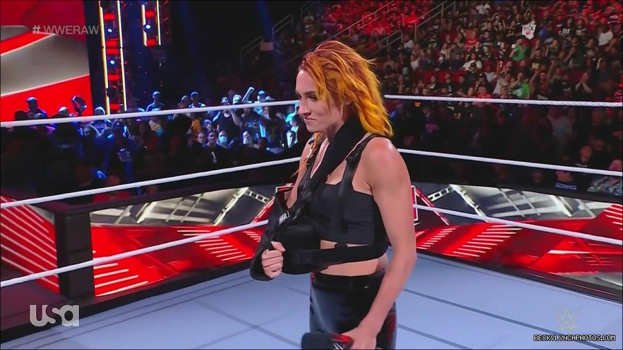 WWE_Monday_Night_Raw_2022_08_01_720p_HDTV_x264-NWCHD_mp4_000262729.jpg