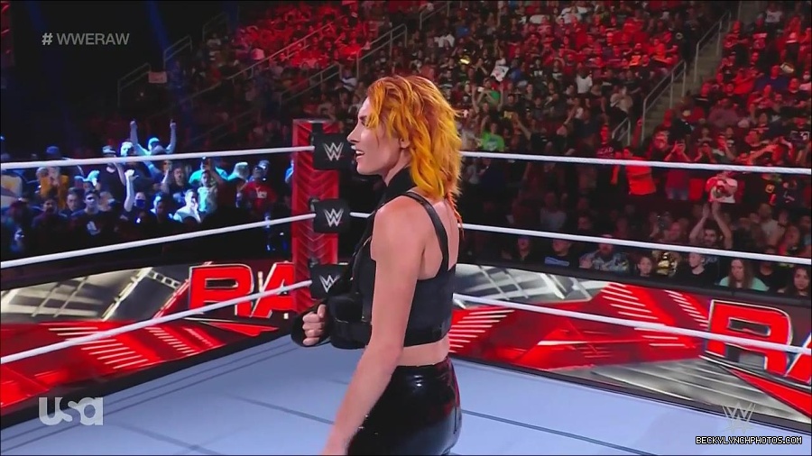 WWE_Monday_Night_Raw_2022_08_01_720p_HDTV_x264-NWCHD_mp4_000269936.jpg