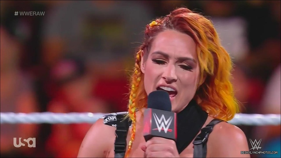 WWE_Monday_Night_Raw_2022_08_01_720p_HDTV_x264-NWCHD_mp4_000307173.jpg