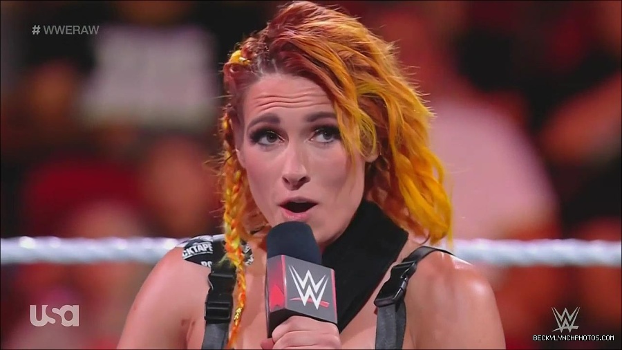 WWE_Monday_Night_Raw_2022_08_01_720p_HDTV_x264-NWCHD_mp4_000334400.jpg