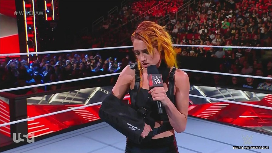 WWE_Monday_Night_Raw_2022_08_01_720p_HDTV_x264-NWCHD_mp4_000338004.jpg