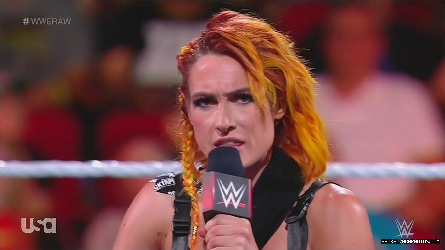WWE_Monday_Night_Raw_2022_08_01_720p_HDTV_x264-NWCHD_mp4_000344811.jpg