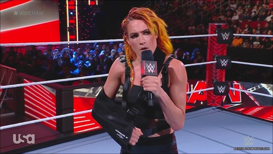 WWE_Monday_Night_Raw_2022_08_01_720p_HDTV_x264-NWCHD_mp4_000366432.jpg