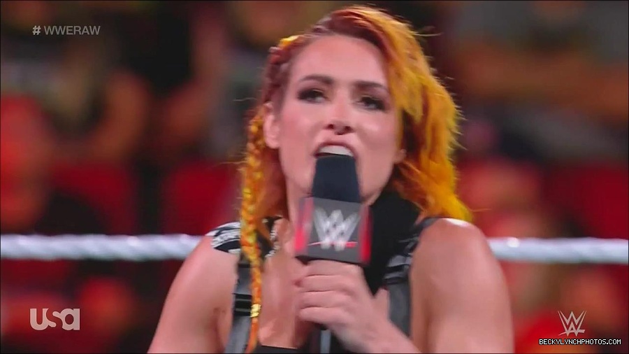 WWE_Monday_Night_Raw_2022_08_01_720p_HDTV_x264-NWCHD_mp4_000370036.jpg