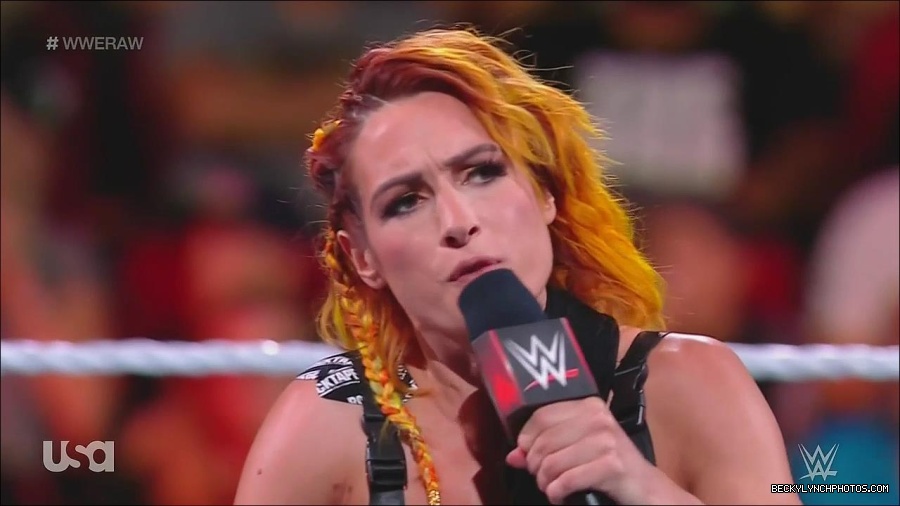 WWE_Monday_Night_Raw_2022_08_01_720p_HDTV_x264-NWCHD_mp4_000372438.jpg