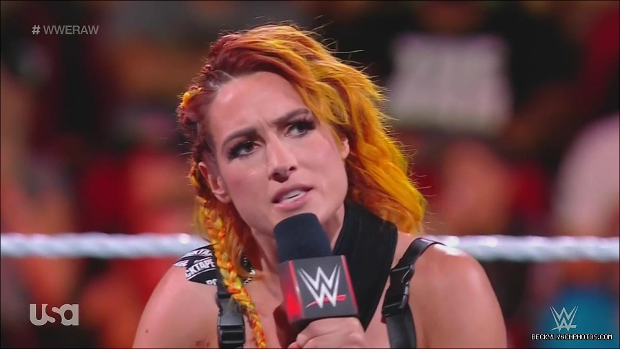 WWE_Monday_Night_Raw_2022_08_01_720p_HDTV_x264-NWCHD_mp4_000372839.jpg