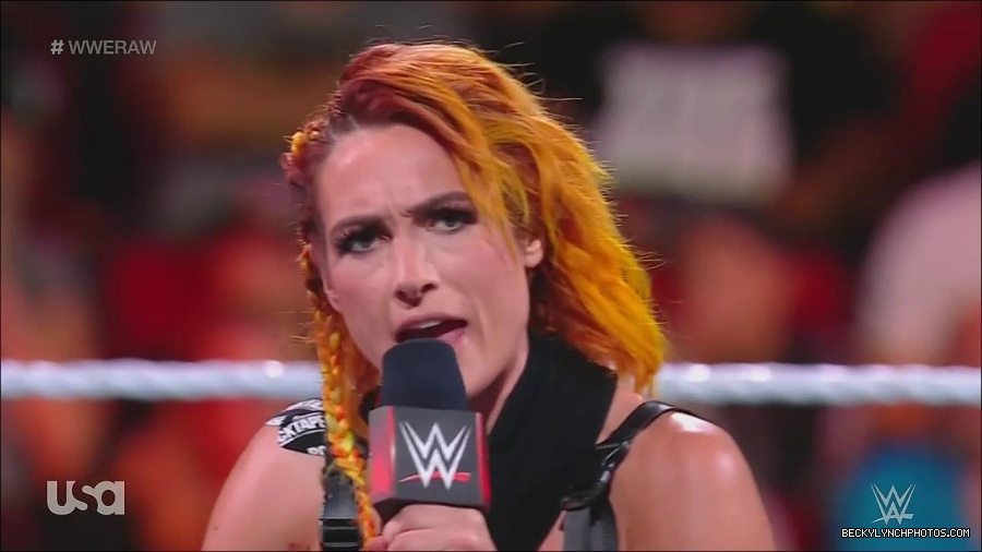 WWE_Monday_Night_Raw_2022_08_01_720p_HDTV_x264-NWCHD_mp4_000374841.jpg