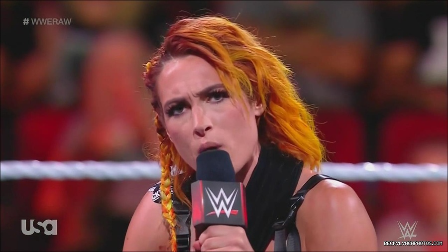 WWE_Monday_Night_Raw_2022_08_01_720p_HDTV_x264-NWCHD_mp4_000376042.jpg