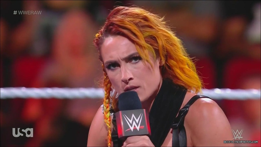 WWE_Monday_Night_Raw_2022_08_01_720p_HDTV_x264-NWCHD_mp4_000378444.jpg