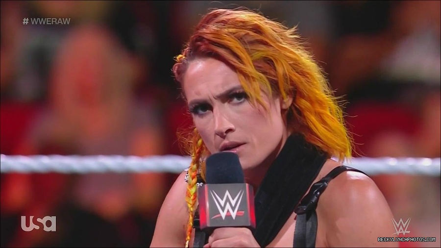 WWE_Monday_Night_Raw_2022_08_01_720p_HDTV_x264-NWCHD_mp4_000379645.jpg