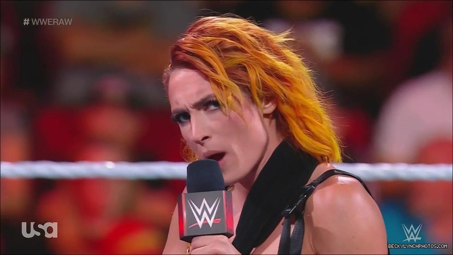 WWE_Monday_Night_Raw_2022_08_01_720p_HDTV_x264-NWCHD_mp4_000383649.jpg