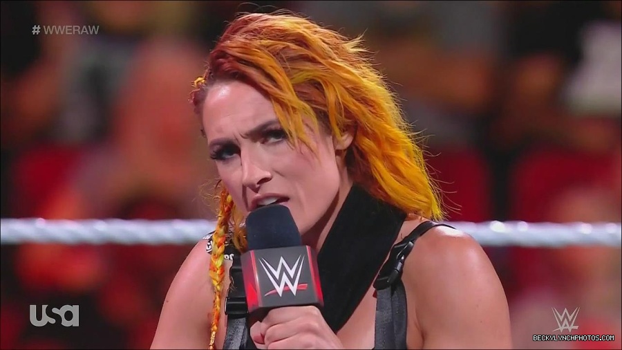WWE_Monday_Night_Raw_2022_08_01_720p_HDTV_x264-NWCHD_mp4_000386853.jpg