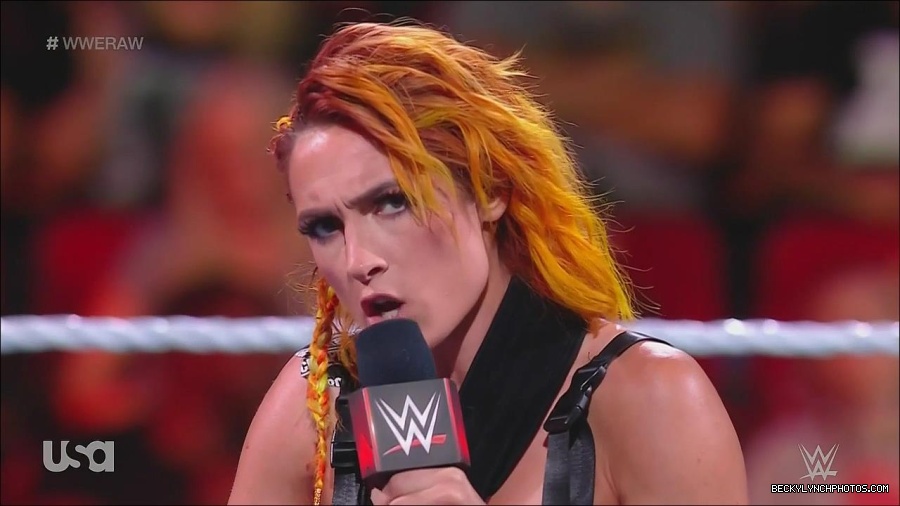 WWE_Monday_Night_Raw_2022_08_01_720p_HDTV_x264-NWCHD_mp4_000387253.jpg