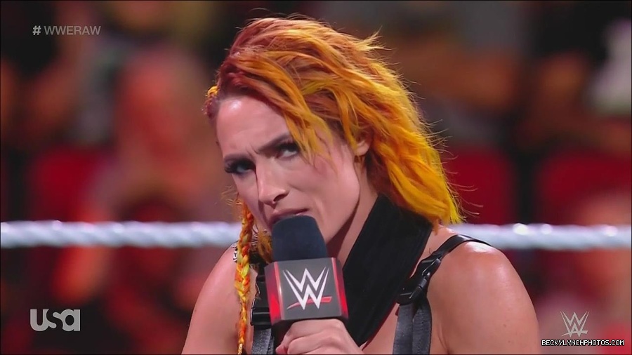 WWE_Monday_Night_Raw_2022_08_01_720p_HDTV_x264-NWCHD_mp4_000388054.jpg