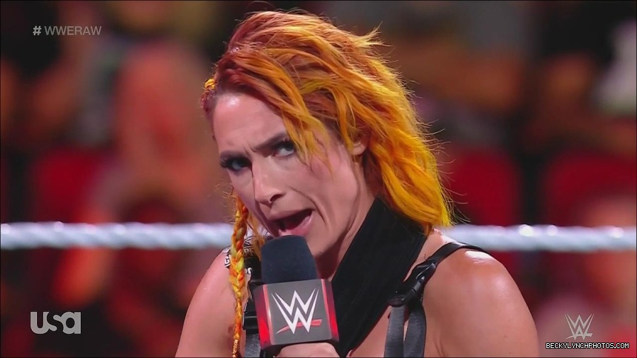 WWE_Monday_Night_Raw_2022_08_01_720p_HDTV_x264-NWCHD_mp4_000388454.jpg