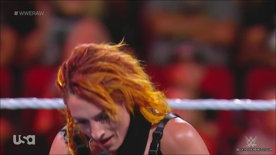 WWE_Monday_Night_Raw_2022_08_01_720p_HDTV_x264-NWCHD_mp4_000391657.jpg