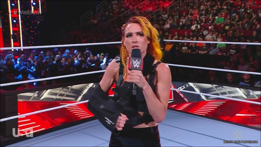 WWE_Monday_Night_Raw_2022_08_01_720p_HDTV_x264-NWCHD_mp4_000396062.jpg