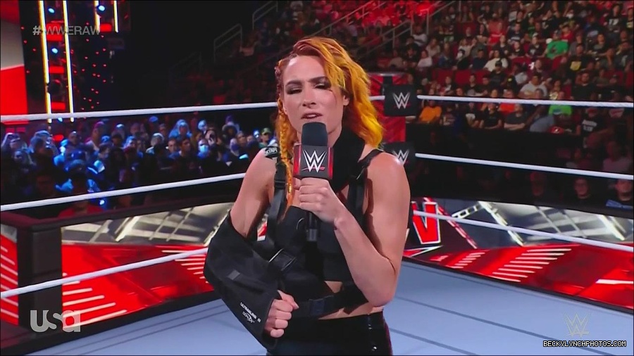 WWE_Monday_Night_Raw_2022_08_01_720p_HDTV_x264-NWCHD_mp4_000396462.jpg