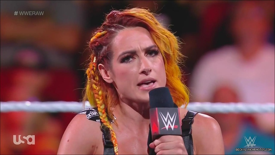WWE_Monday_Night_Raw_2022_08_01_720p_HDTV_x264-NWCHD_mp4_000399665.jpg