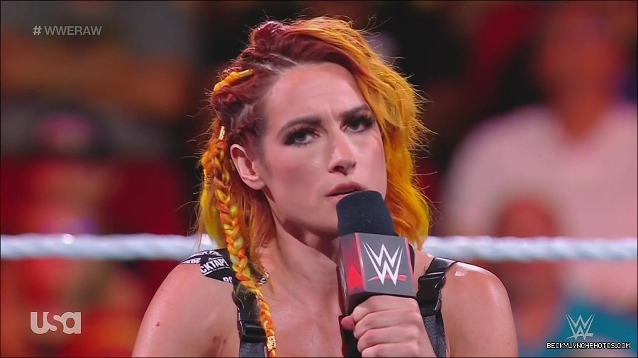 WWE_Monday_Night_Raw_2022_08_01_720p_HDTV_x264-NWCHD_mp4_000401667.jpg