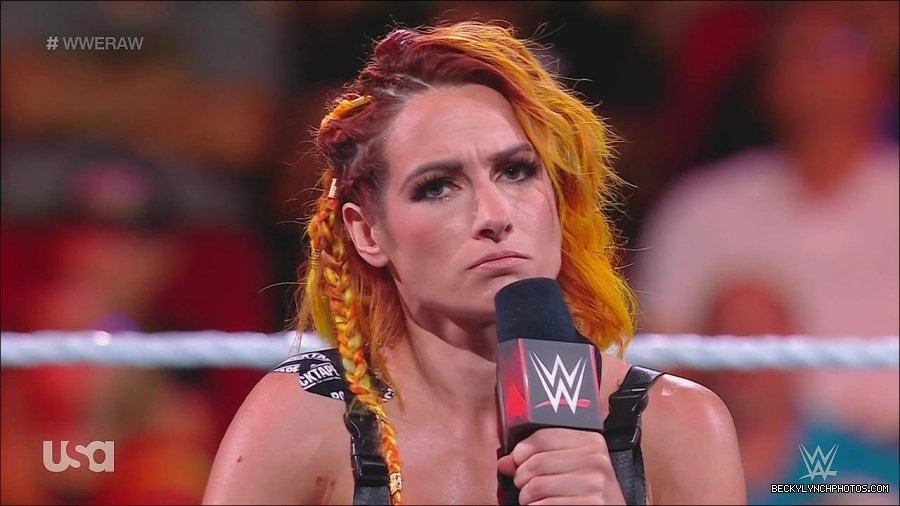 WWE_Monday_Night_Raw_2022_08_01_720p_HDTV_x264-NWCHD_mp4_000402869.jpg
