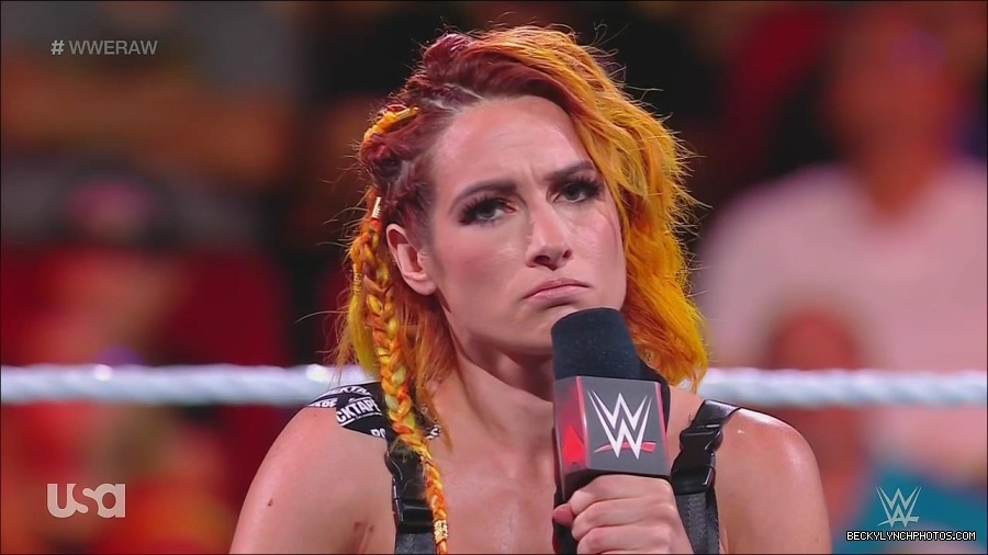 WWE_Monday_Night_Raw_2022_08_01_720p_HDTV_x264-NWCHD_mp4_000403269.jpg