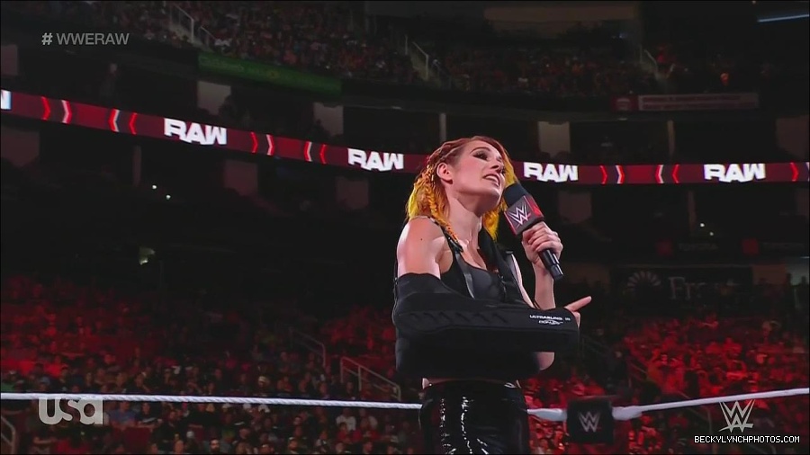 WWE_Monday_Night_Raw_2022_08_01_720p_HDTV_x264-NWCHD_mp4_000407673.jpg