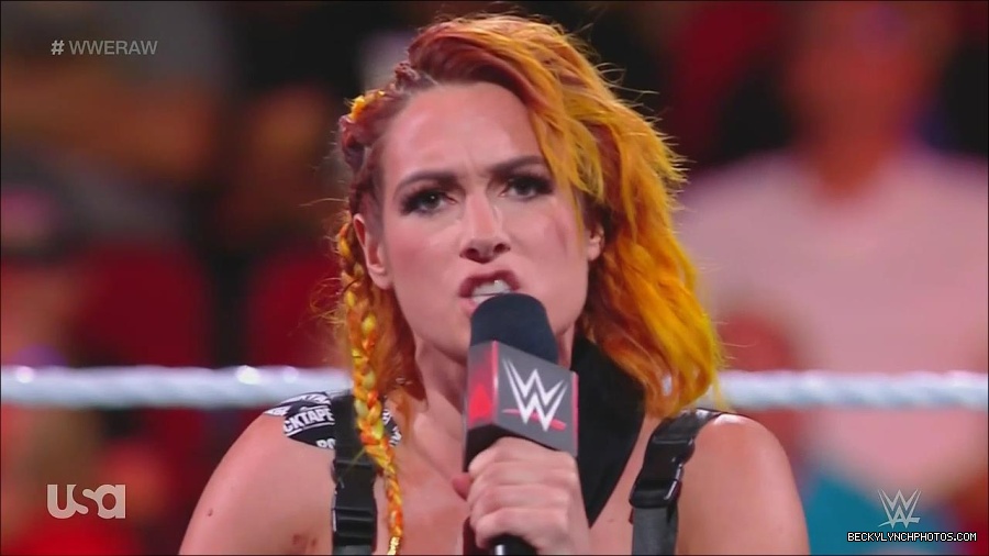 WWE_Monday_Night_Raw_2022_08_01_720p_HDTV_x264-NWCHD_mp4_000438104.jpg