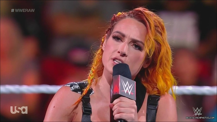 WWE_Monday_Night_Raw_2022_08_01_720p_HDTV_x264-NWCHD_mp4_000449715.jpg
