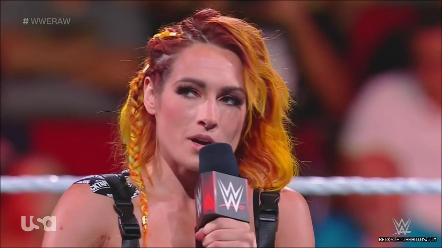 WWE_Monday_Night_Raw_2022_08_01_720p_HDTV_x264-NWCHD_mp4_000460126.jpg