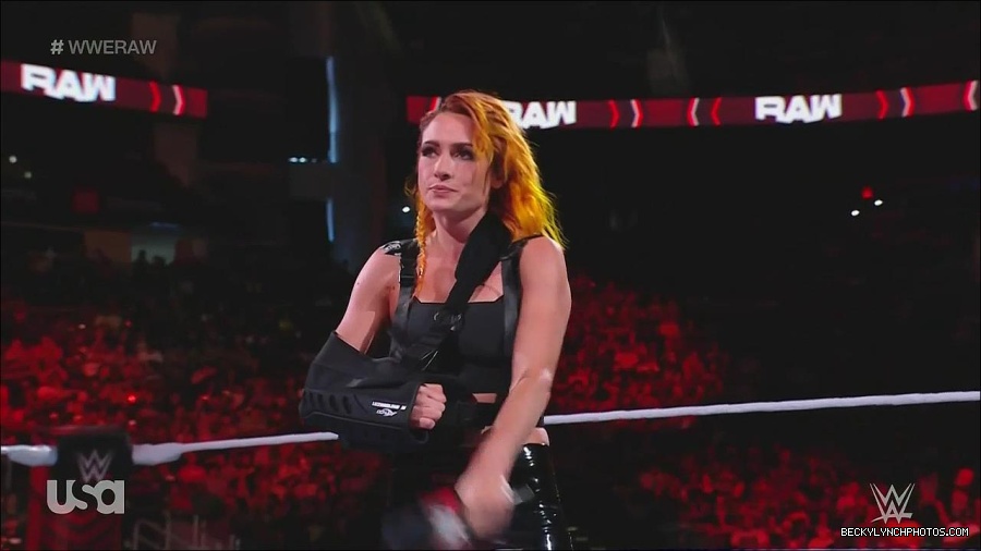 WWE_Monday_Night_Raw_2022_08_01_720p_HDTV_x264-NWCHD_mp4_000462528.jpg