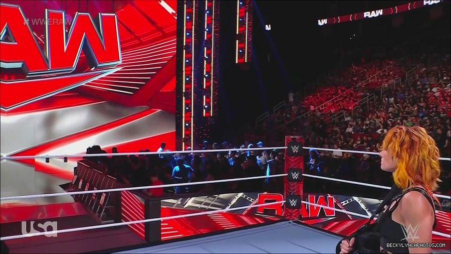 WWE_Monday_Night_Raw_2022_08_01_720p_HDTV_x264-NWCHD_mp4_000465731.jpg