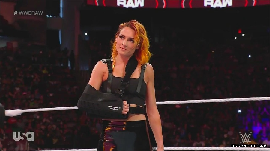 WWE_Monday_Night_Raw_2022_08_01_720p_HDTV_x264-NWCHD_mp4_000483749.jpg