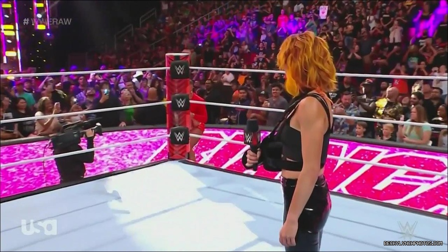 WWE_Monday_Night_Raw_2022_08_01_720p_HDTV_x264-NWCHD_mp4_000496162.jpg