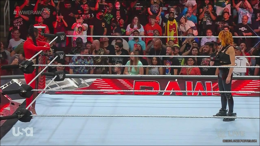WWE_Monday_Night_Raw_2022_08_01_720p_HDTV_x264-NWCHD_mp4_000507373.jpg